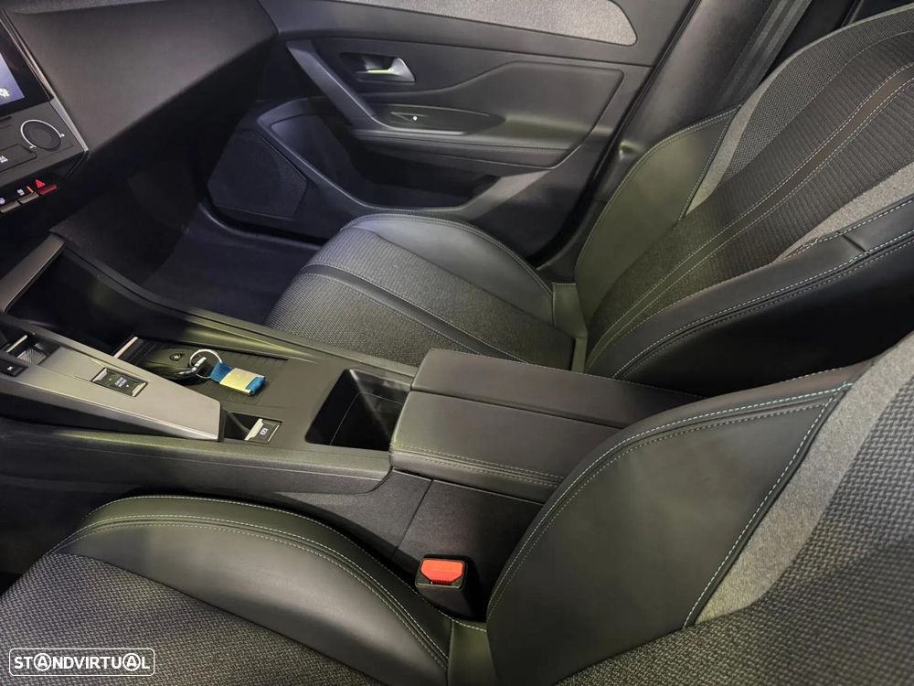 Peugeot 408 1.2 Hybrid Allure e-DCS6 - 12