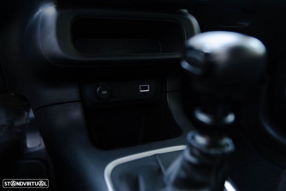 Citroën C3 1.2 PureTech Shine - 23