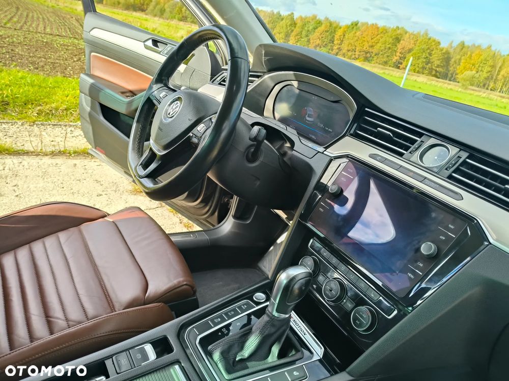 Volkswagen Passat 2.0 TDI Bi-Turbo BMT 4Mot Highline DSG - 19