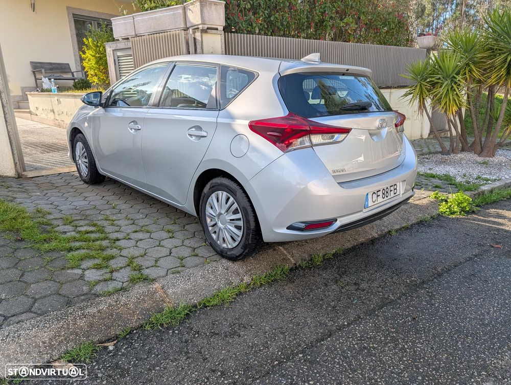 Toyota Auris 1.4 D-4D Design Edition - 16
