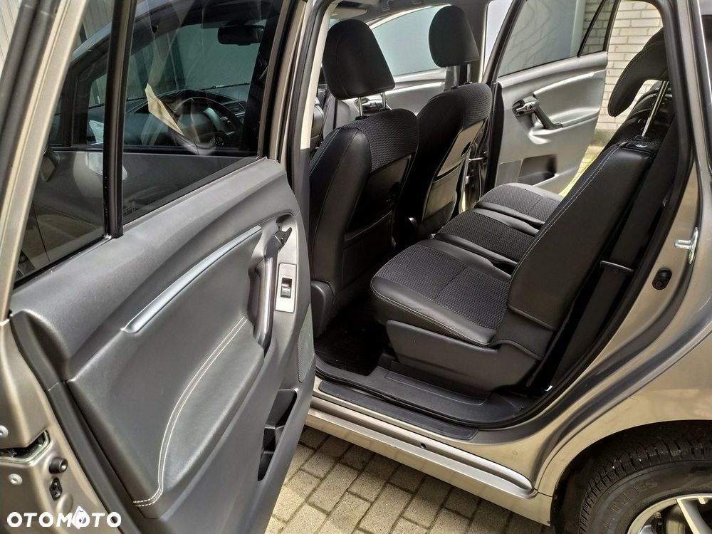 Toyota Verso 1.8 Prestige 7os MS - 20