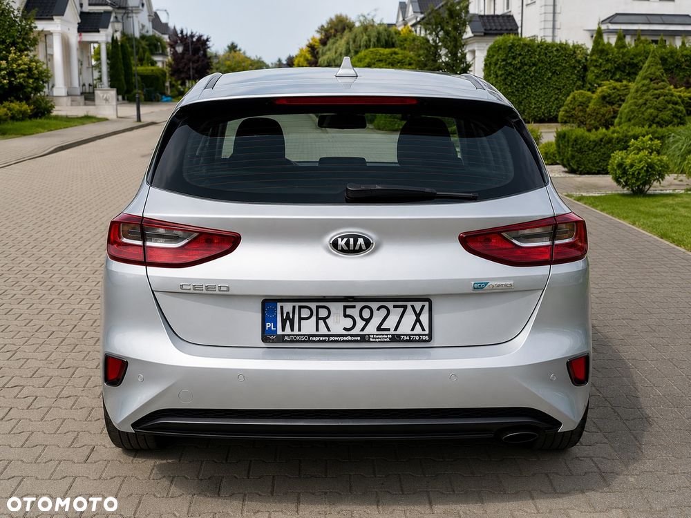 Kia Ceed 1.6 CRDi mHEV M - 3
