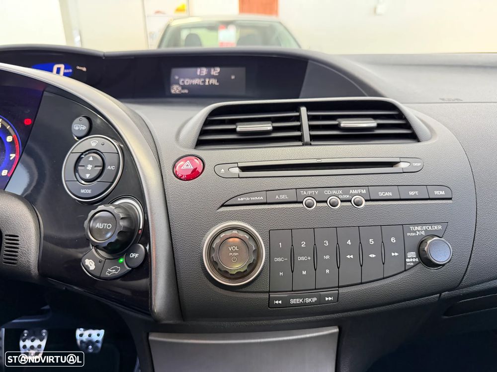 Honda Civic 1.4 Sport - 27