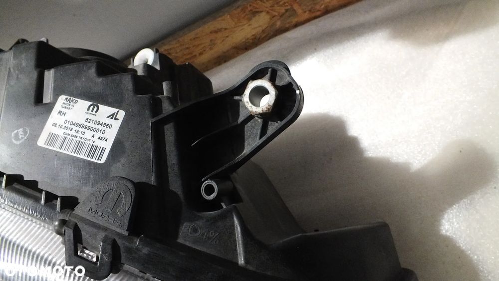 Lampa przednia prawa Fiat Doblo II lift - 4