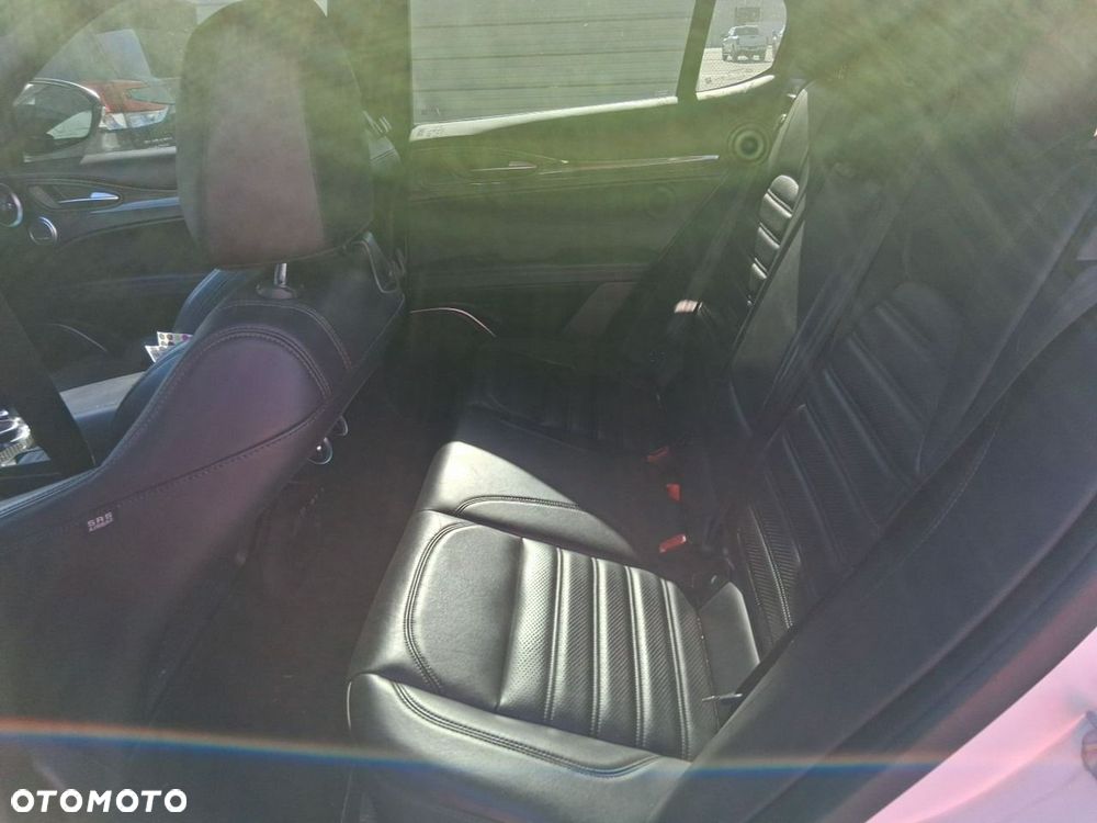 Alfa Romeo Stelvio 2.0 Turbo TI Q4 - 8