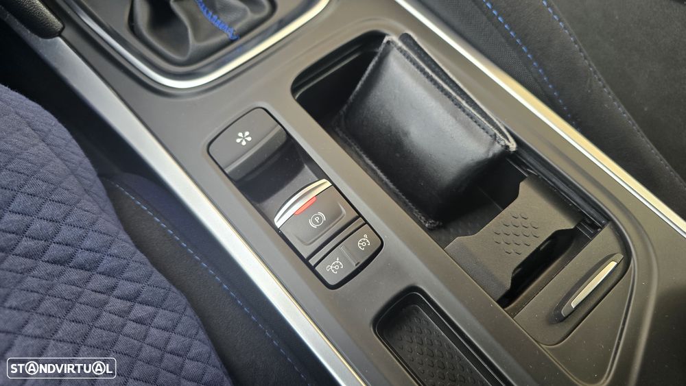 Renault Mégane 1.6 dCi GT EDC - 37