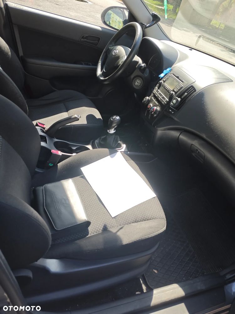 Hyundai i30 1.4 Comfort EU5 - 10