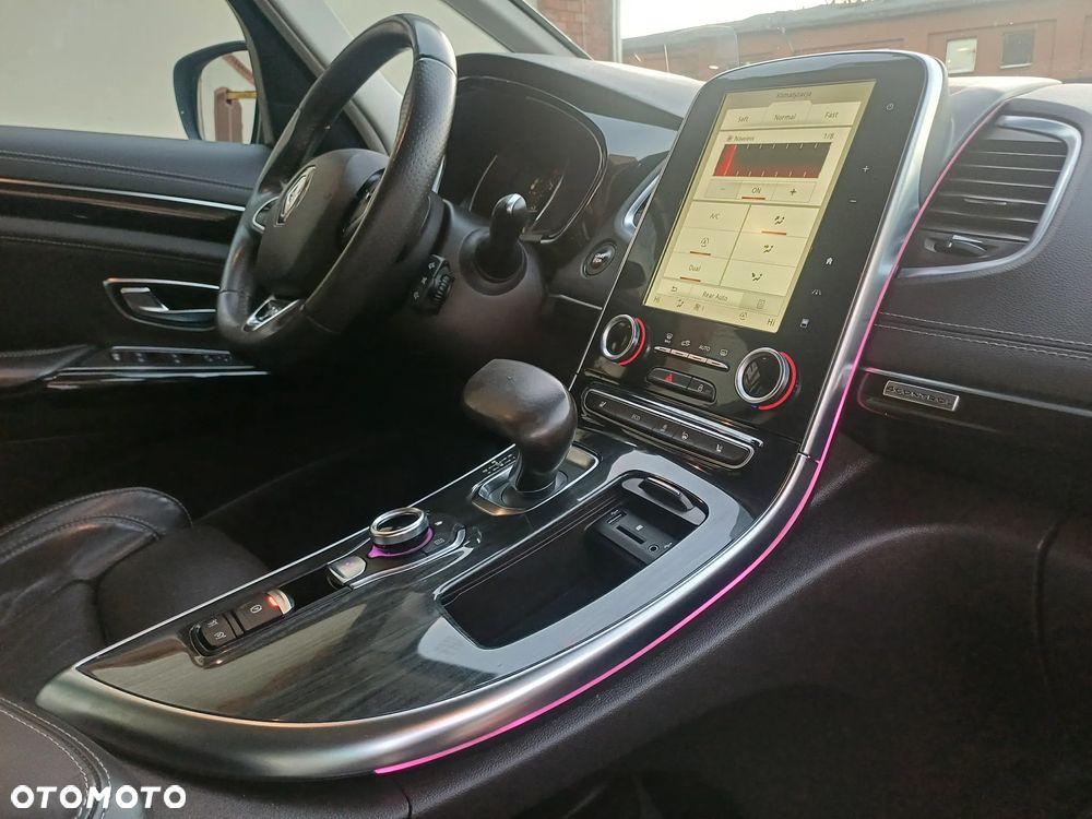 Renault Espace 1.6 dCi Energy Initiale Paris EDC 7os - 11