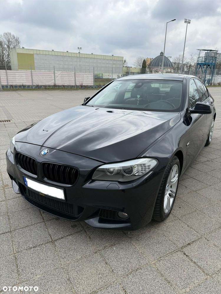 BMW Seria 5 525d xDrive - 14