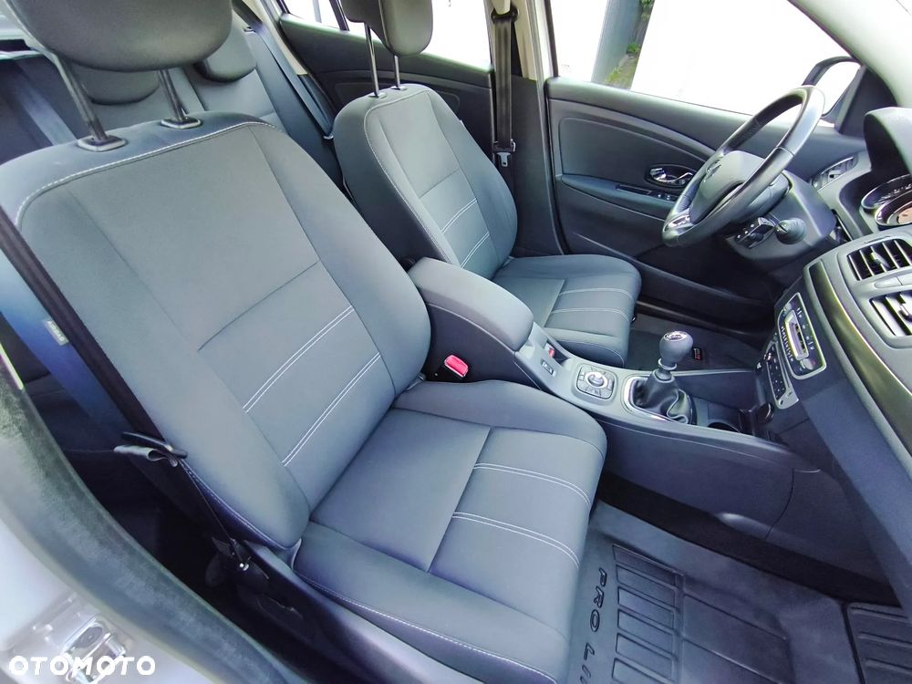 Renault Megane 1.6 16V 110 LIMITED - 19