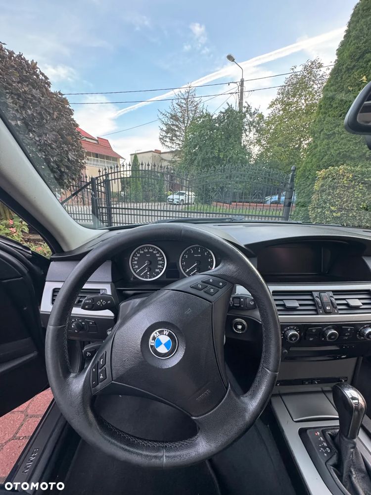 BMW Seria 5 525i Touring - 18