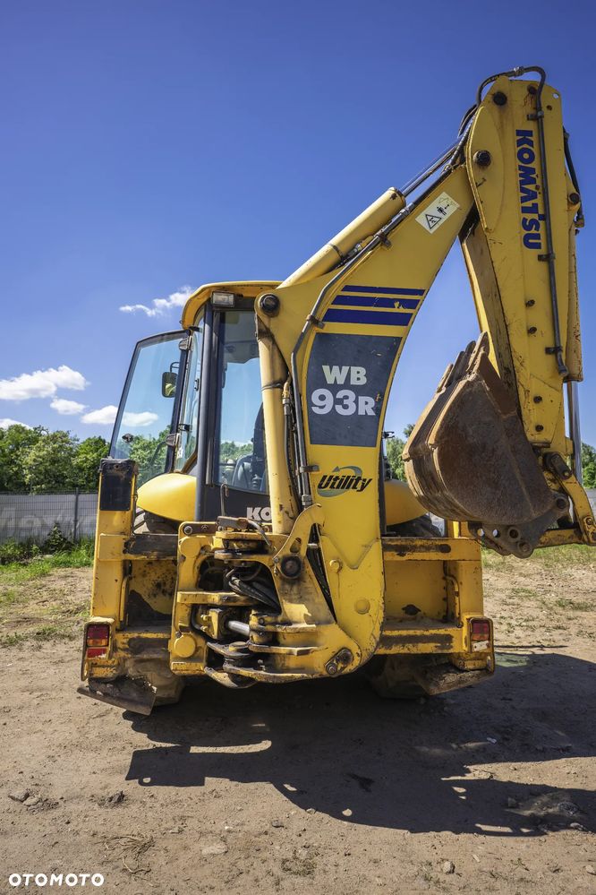 Komatsu WB93R-5 - 10