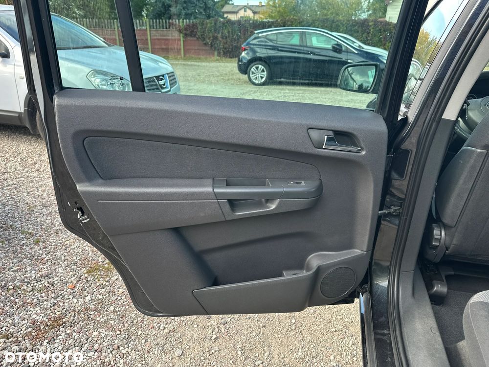 Opel Zafira - 27