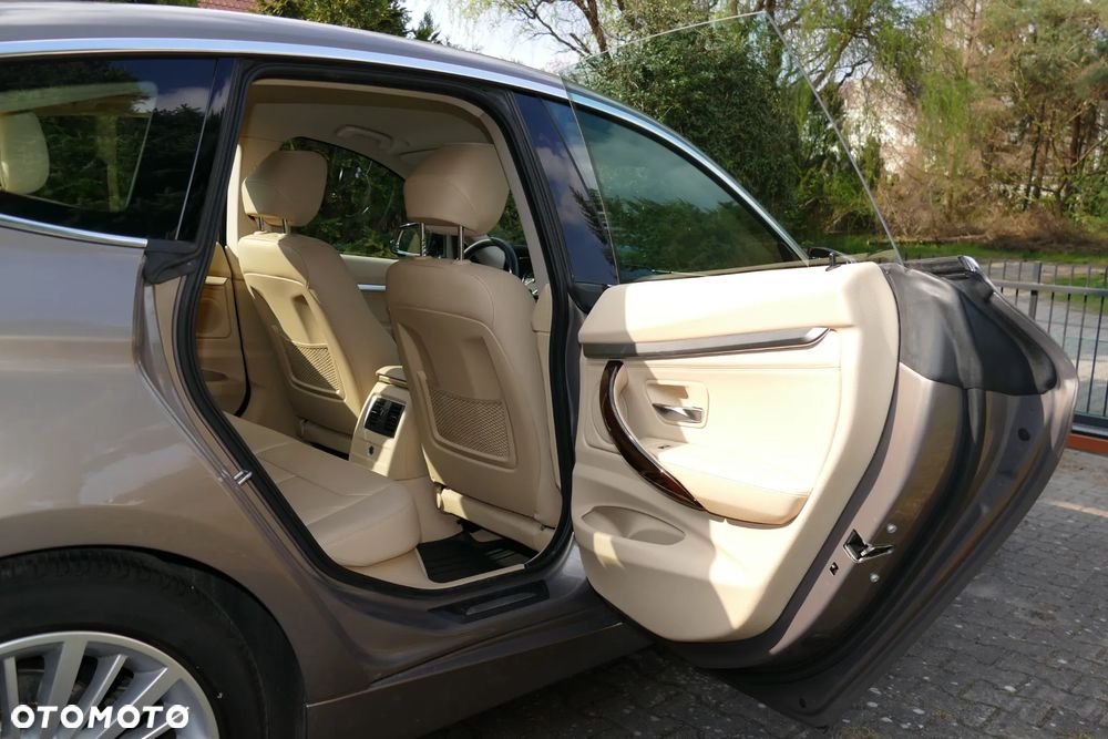 BMW Seria 3 330i Luxury Line - 8