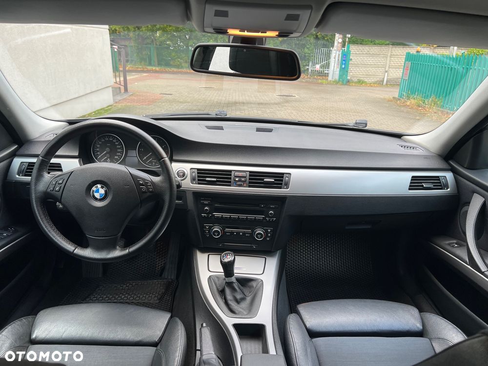 BMW Seria 3 325d - 9