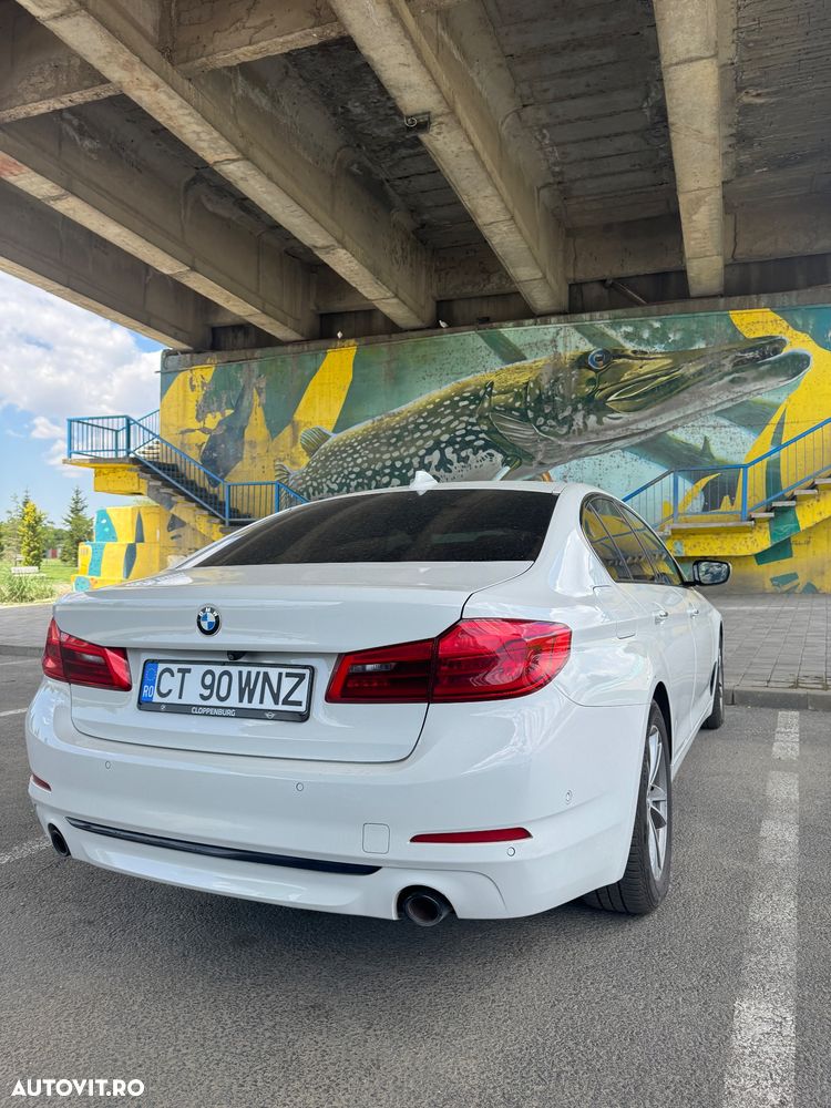 BMW Seria 5 520d xDrive AT - 11