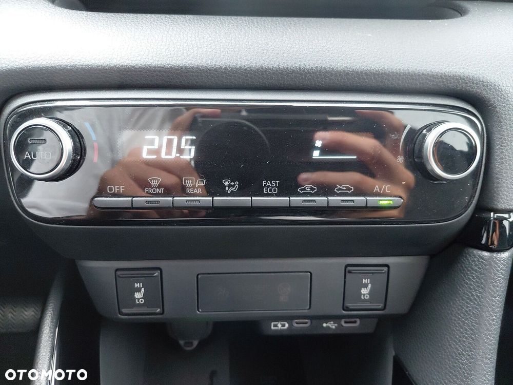 Toyota Yaris Hybrid 1.5 Style - 25
