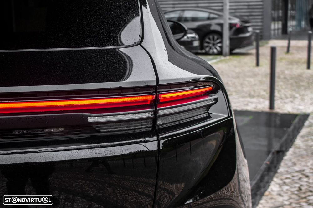 Porsche Macan Electric 4 - 11