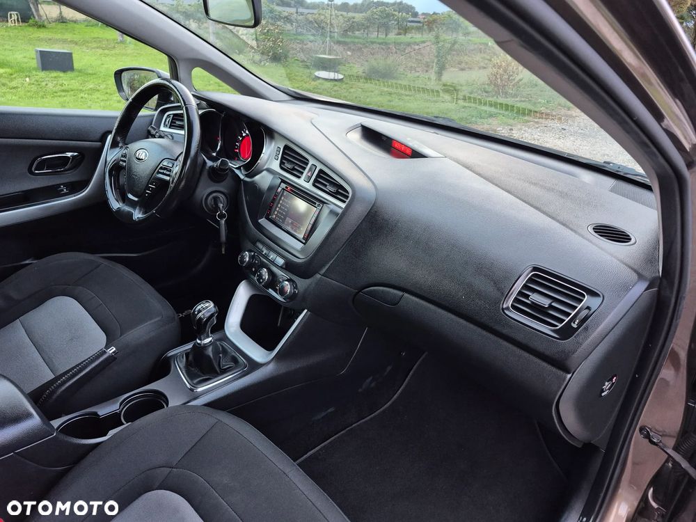 Kia Ceed - 30