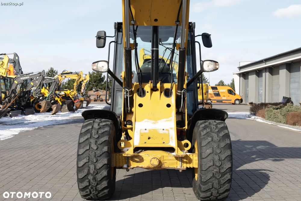 Caterpillar CAT 906M - 19