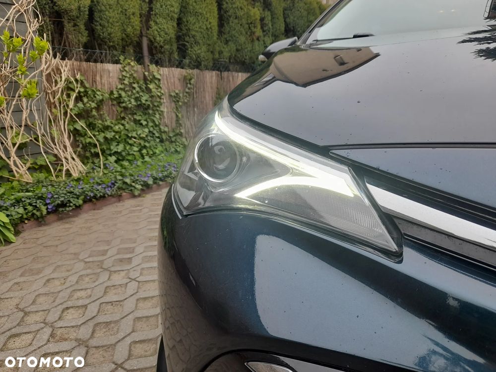 Toyota Avensis 2.0 D-4D Prestige - 2