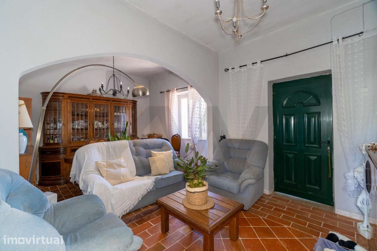 Moradia T2 com 297 m2 de Terreno, Amplo Logradouro e Rooftop | Quelfes - Grande imagem: 4/26