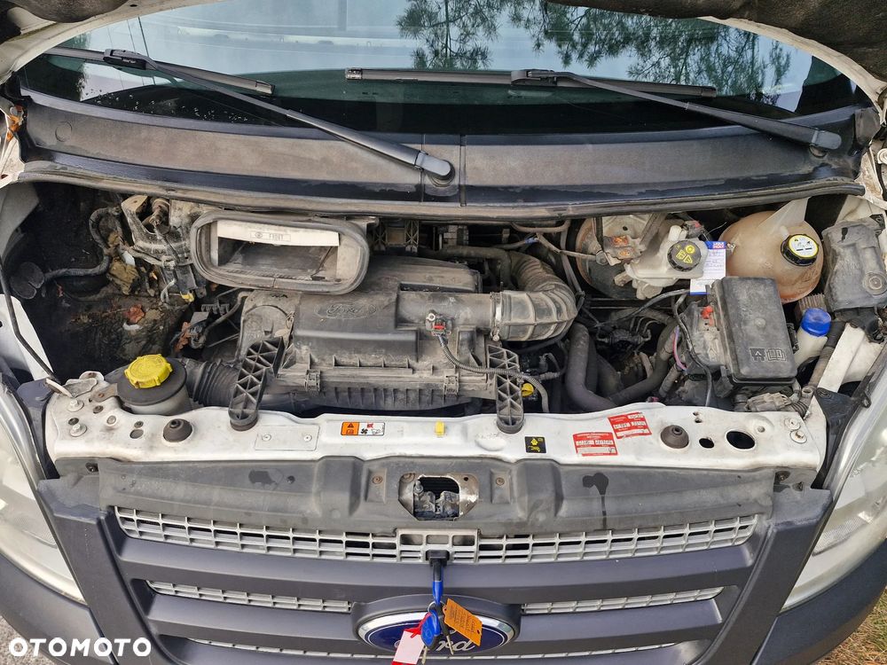 Ford Transit - 12