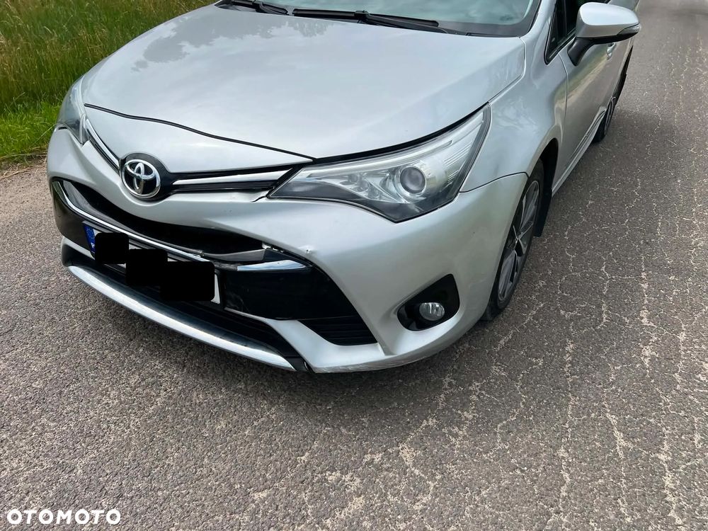 Toyota Avensis 2.0 D-4D Premium - 8