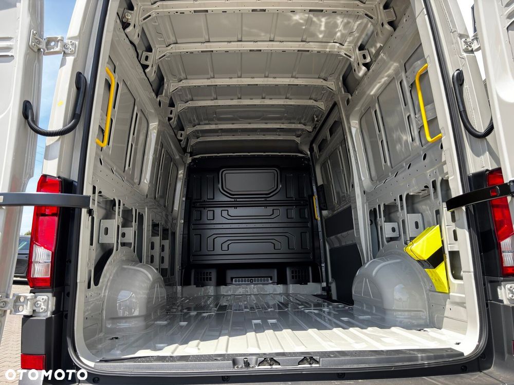 Volkswagen Crafter L3H3 140 KM 8-AUT - 10