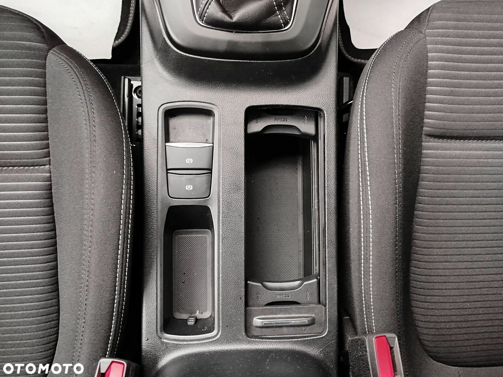 Ford Focus 1.0 EcoBoost Titanium X - 25