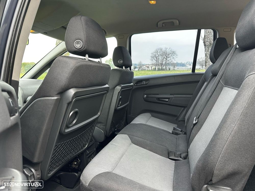 Opel Zafira 1.9 CDTi Enjoy - 21