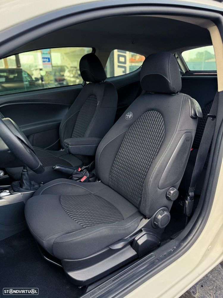 Alfa Romeo MiTo 1.6 JTD Distinctive - 16