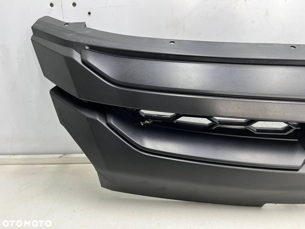 Atrapa Mitsubishi L200 5 V 19r.- grill przednia maskownica znaczek 7450B264 - 5