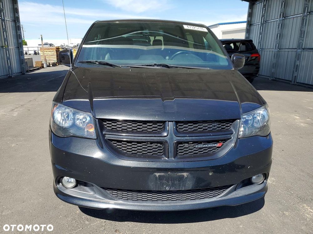 Dodge Grand Caravan - 6