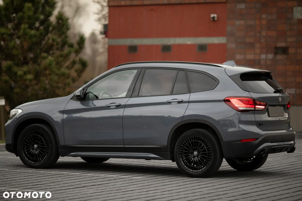 BMW X1 sDrive20i Sport Line - 9