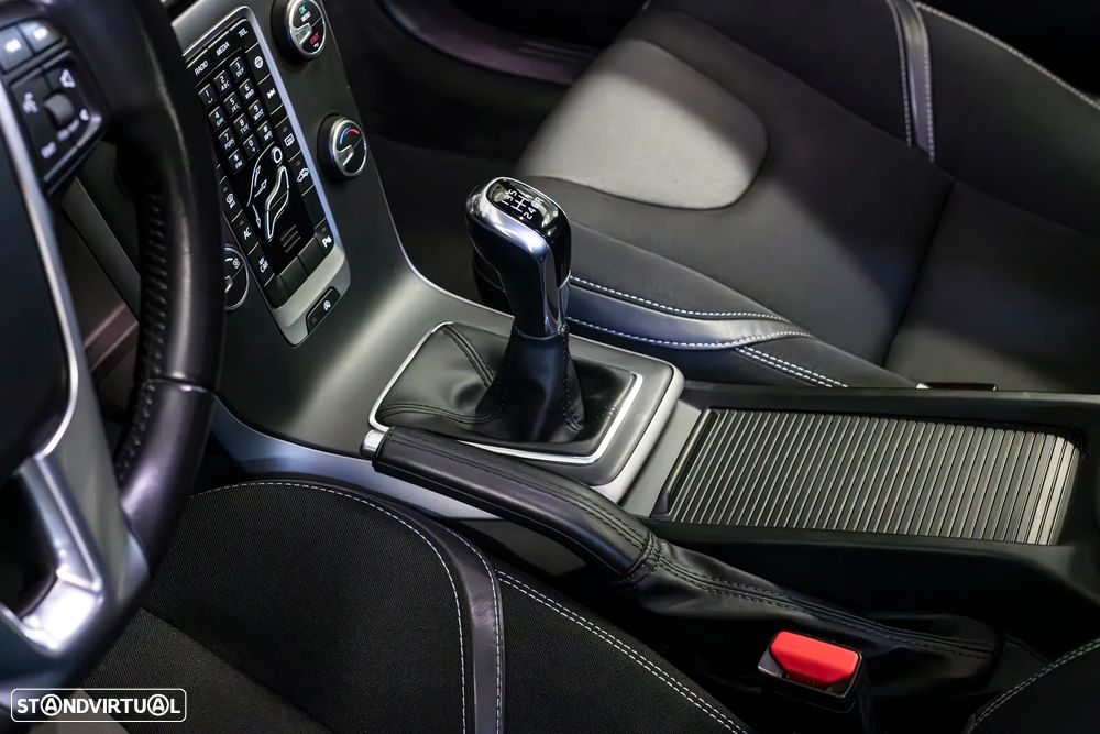 Volvo V40 2.0 D3 Kinetic - 21