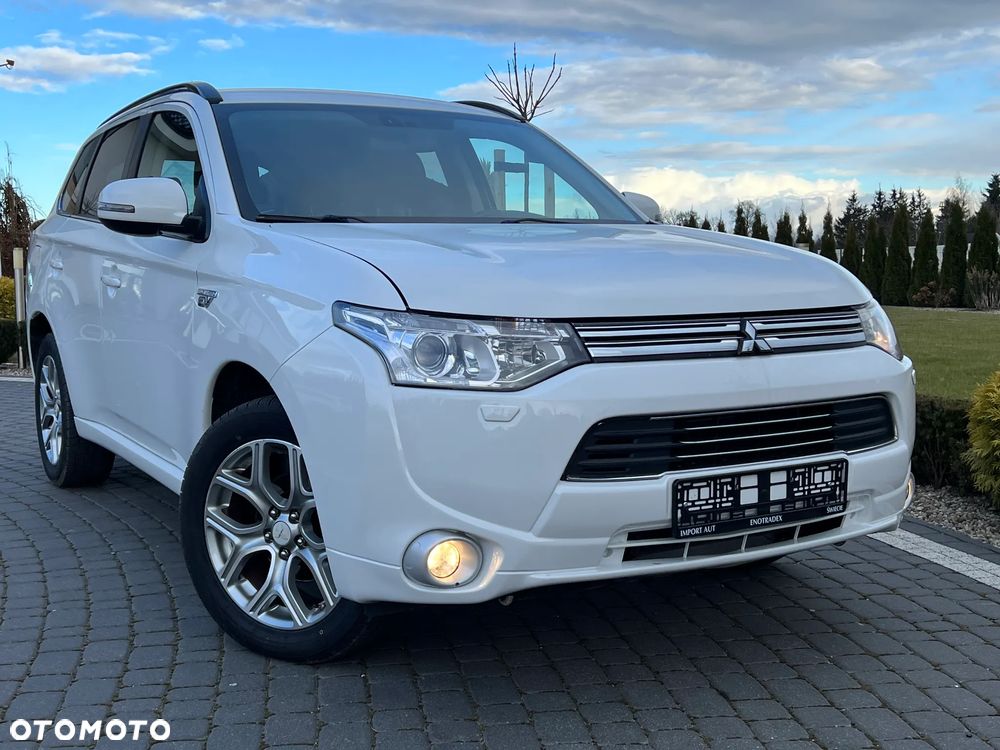 Mitsubishi Outlander 2.0 4WD Plus - 7