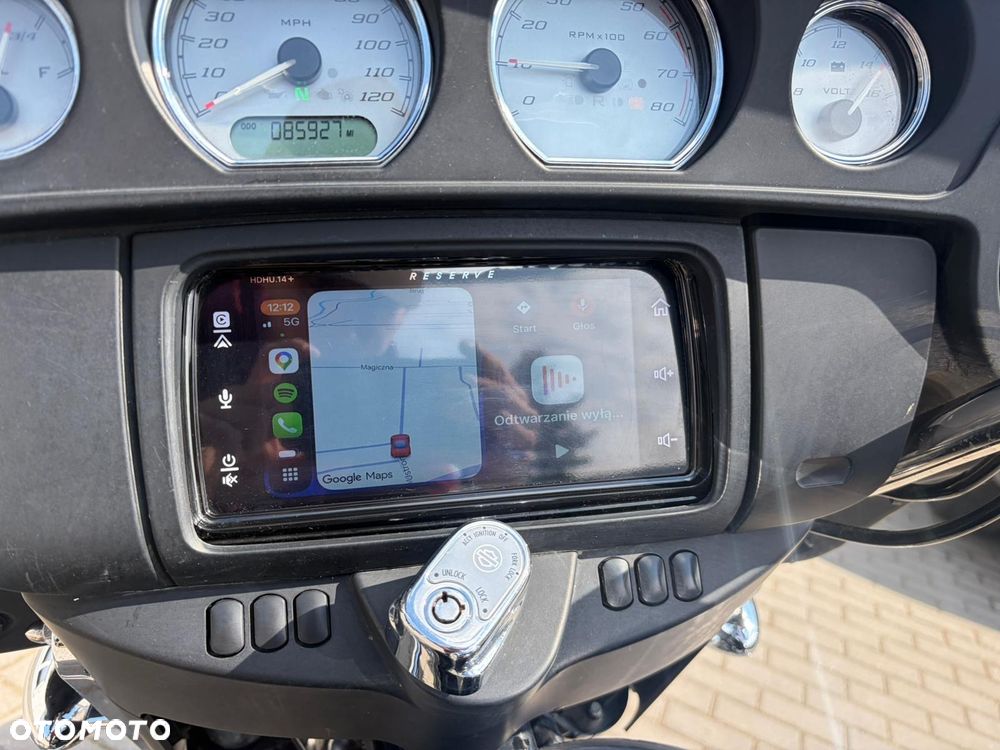 Harley-Davidson Touring Street Glide - 11