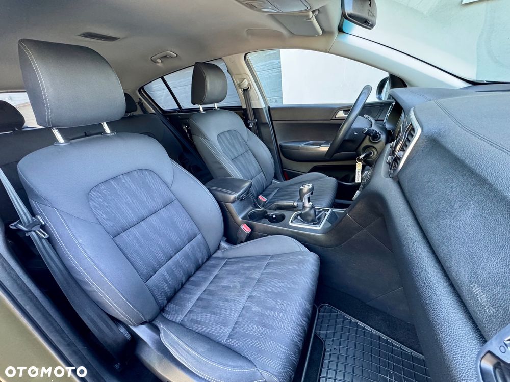 Kia Sportage 1.6 GDI Black Edition 2WD - 26