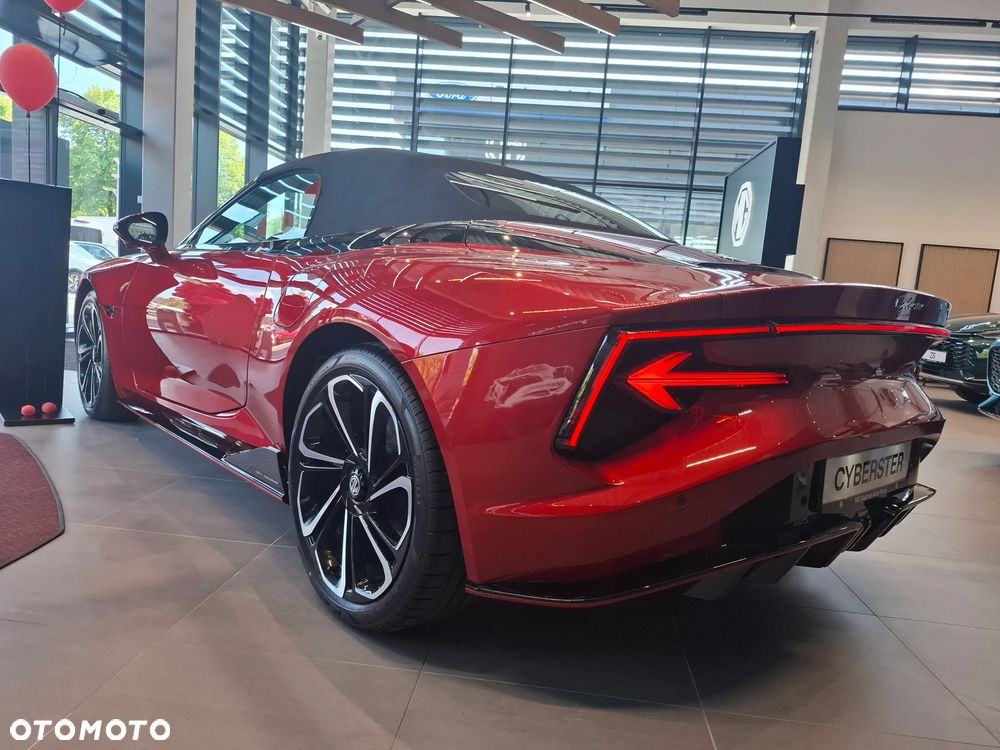 MG Cyberster 77kWh AWD Czarny Dach - 4