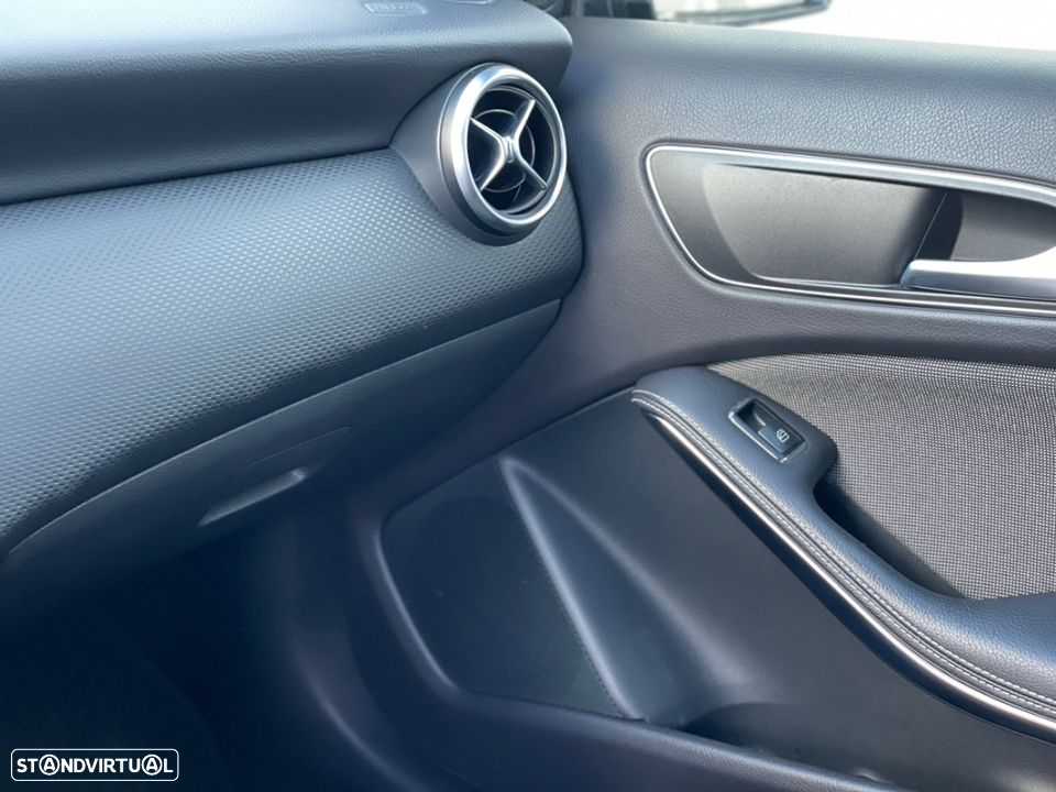 Mercedes-Benz A 180 d AMG Line Aut. - 34