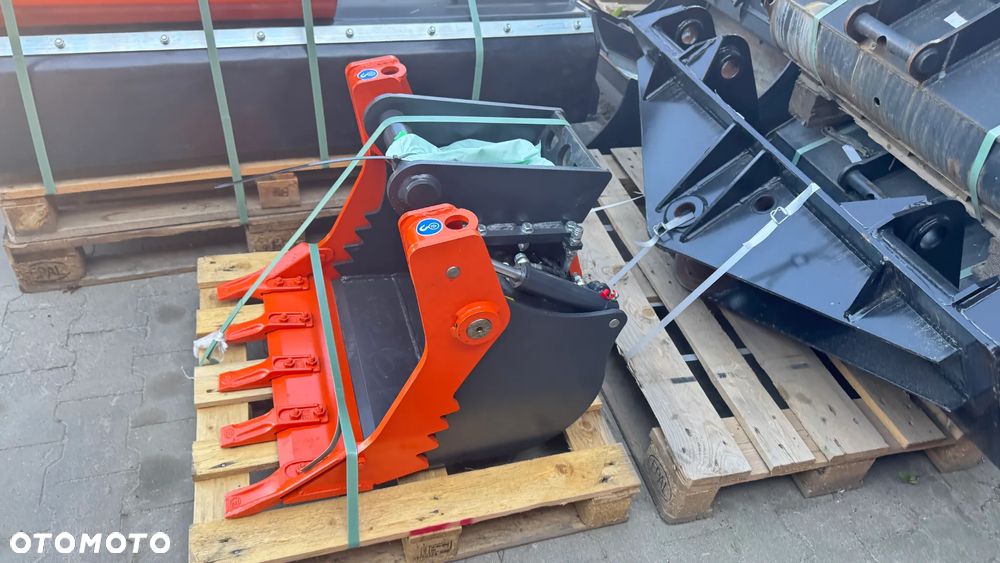 Łyżka rekin do mini koparki 1.5 - 4 t - 2