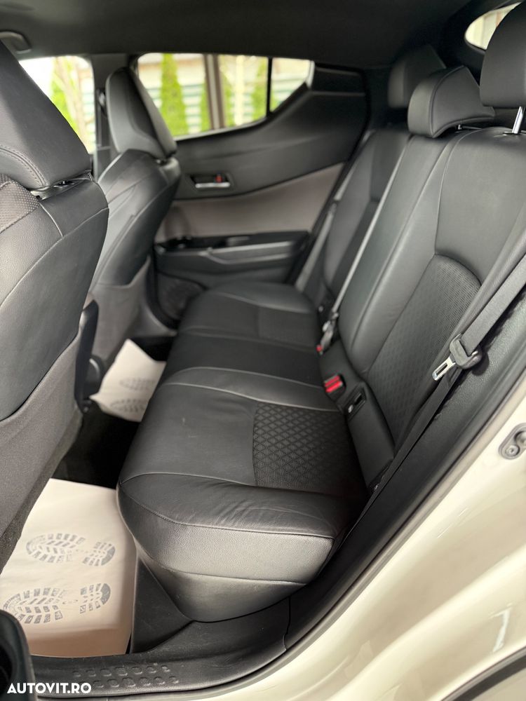 Toyota C-HR 2.0 HSD 184 CP 4x2 CVT C-lassy bi-tone - 17