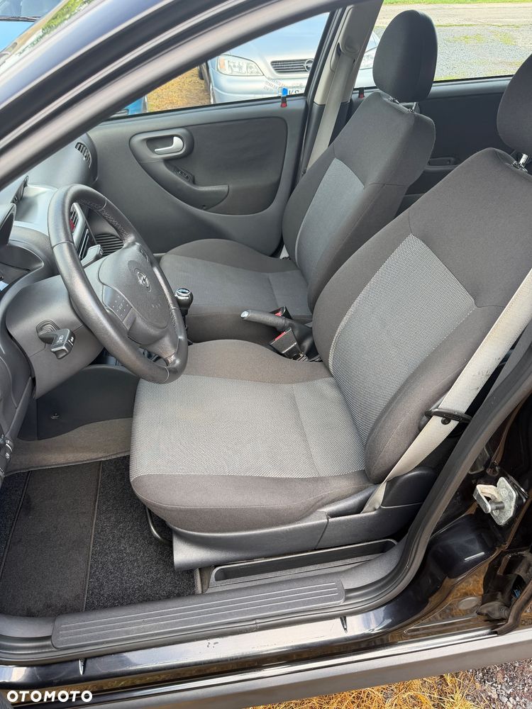 Opel Corsa 1.2 16V - 10