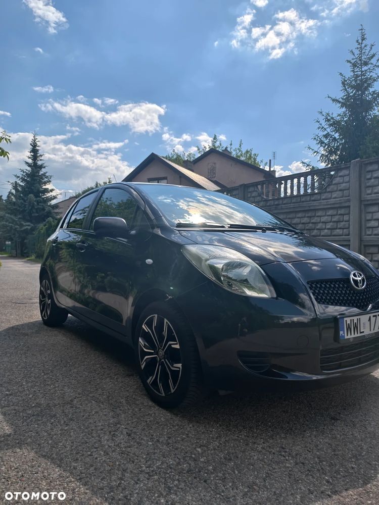Toyota Yaris 1.3 Sol - 11