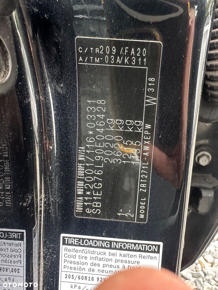 Toyota Avensis 1.8 Sol plus NAVI MS - 21