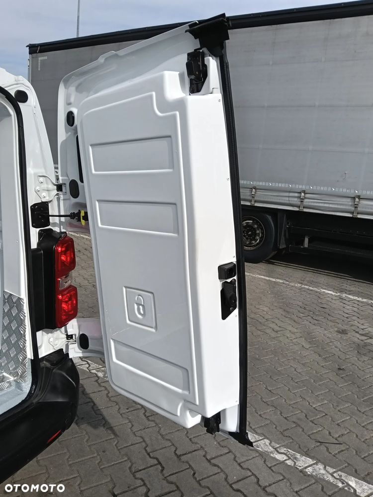 Opel Vivaro - 8