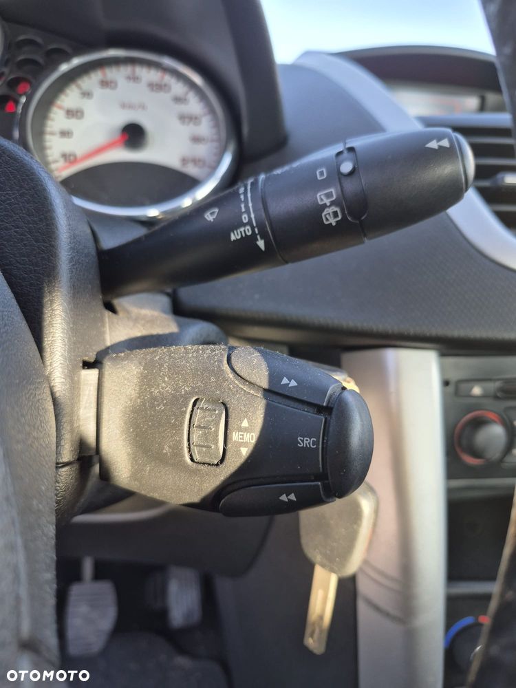 Peugeot 207 1.6 HDi - 19