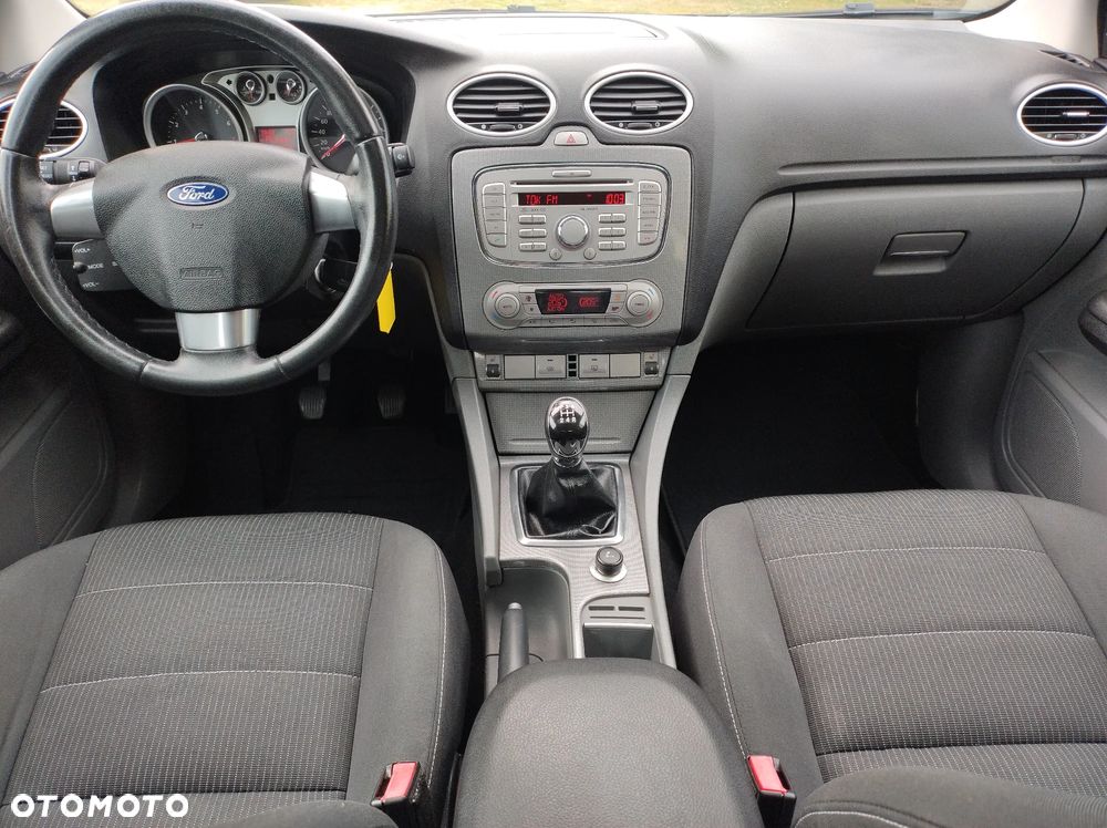 Ford Focus 2.0 16V Sport - 19