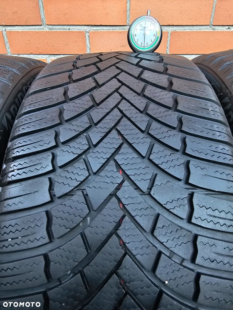 (K2) 235/40R19 96V 5,5mm 21r / Bridgestone Blizzak LM005 - 7